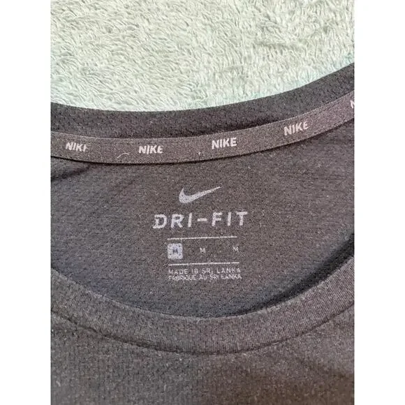 Nike Dri-FIT Black Big Swoosh Athletic T-Shirt Size US UK Medium - Picture 3 of 7